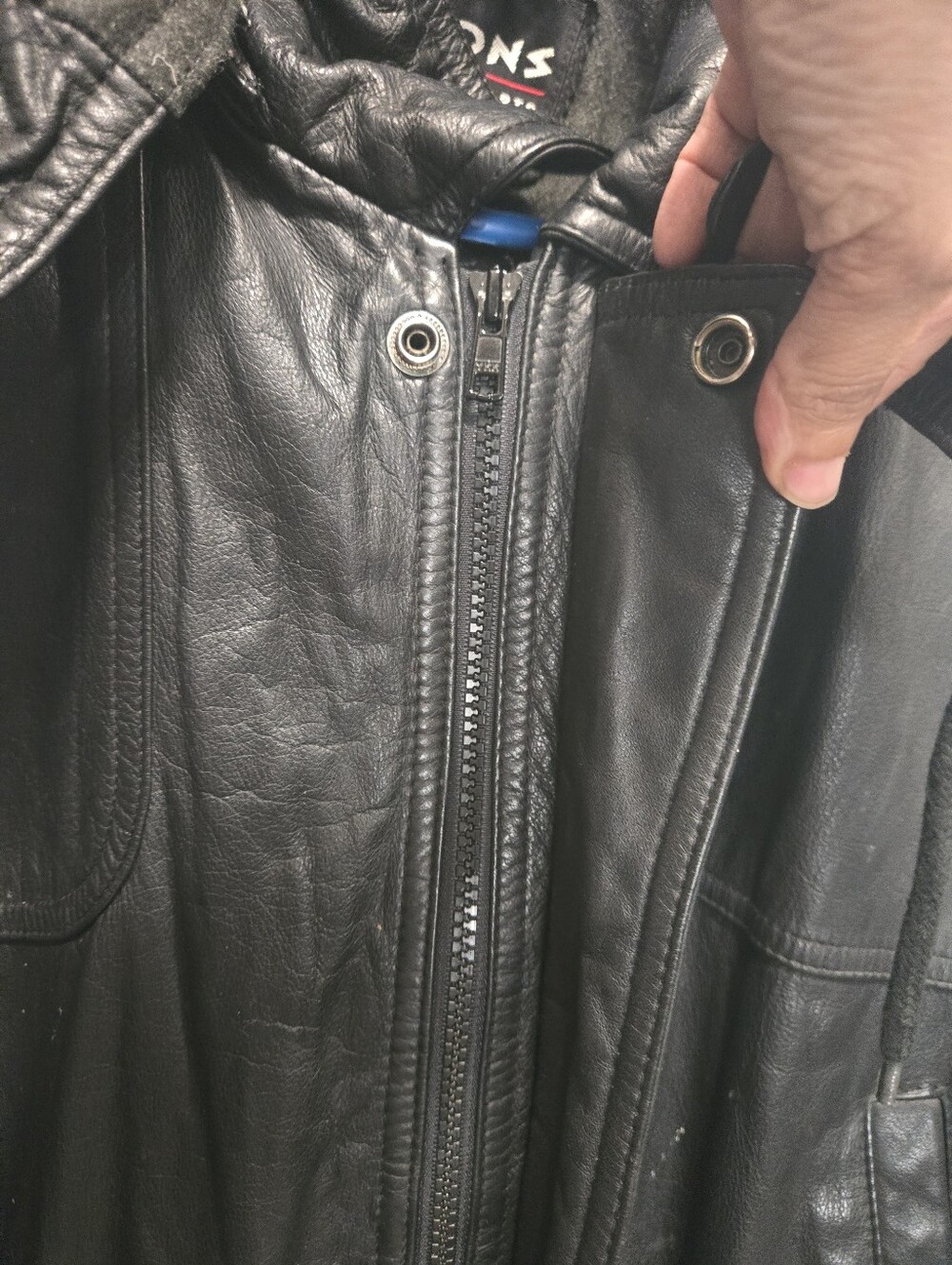 Wilsons Leather Vintage Men's Black Leather Hooded Jacket Size L - Picture 7 of 10